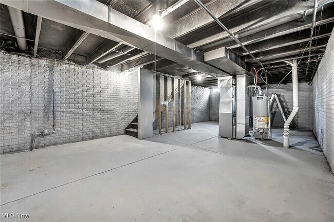 Building Photo - 12210 Oakland Ave