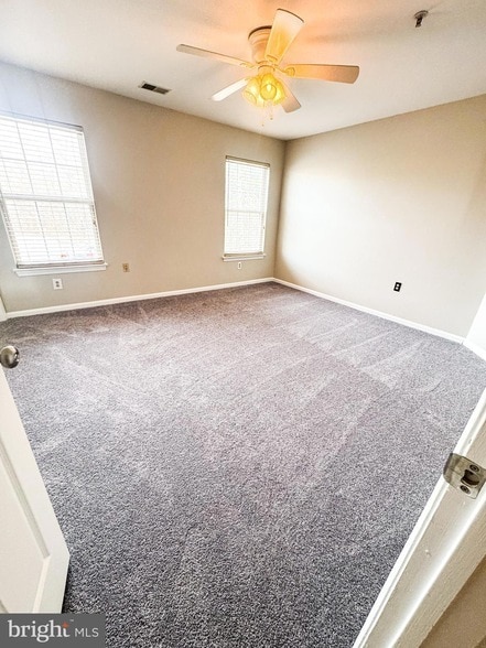 Building Photo - 6500 Lake Park Dr