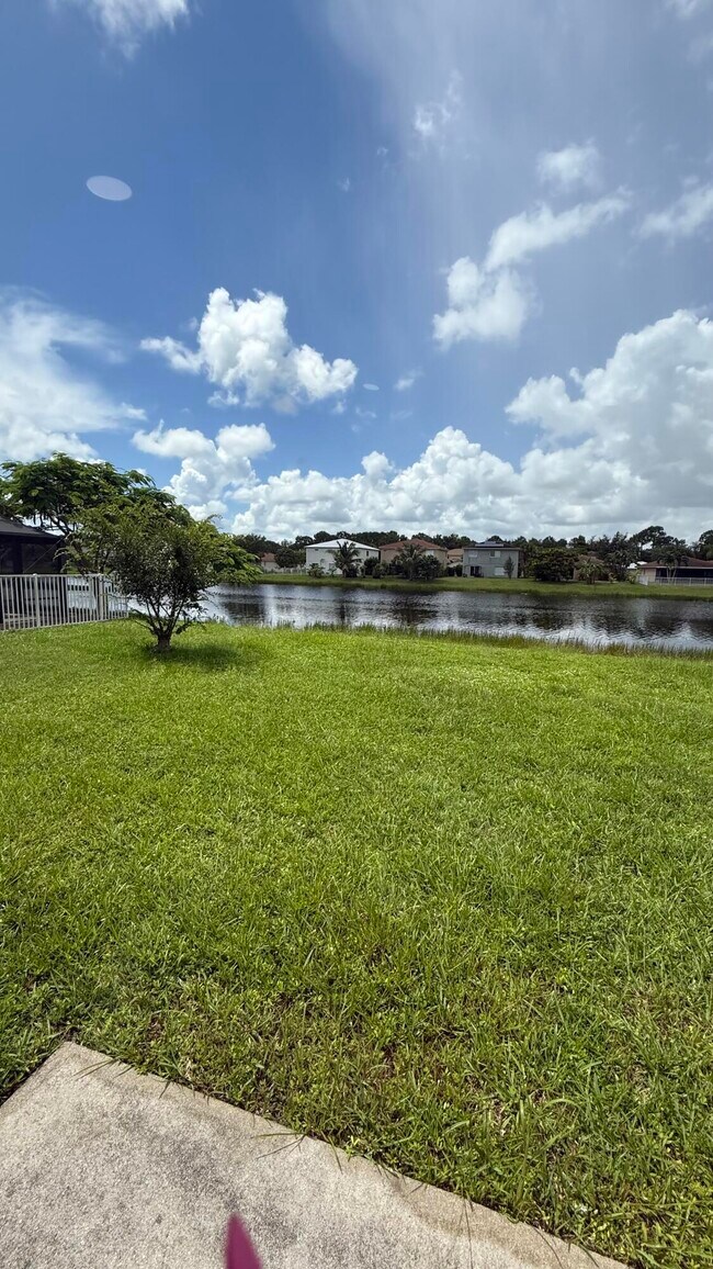 Building Photo - 2131 Newport Isles Blvd