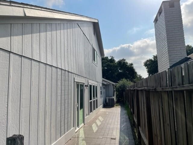 Building Photo - 2802 Foxfire Cir