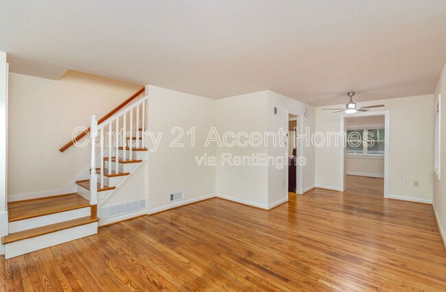 Building Photo - 2032 Arlington Ter