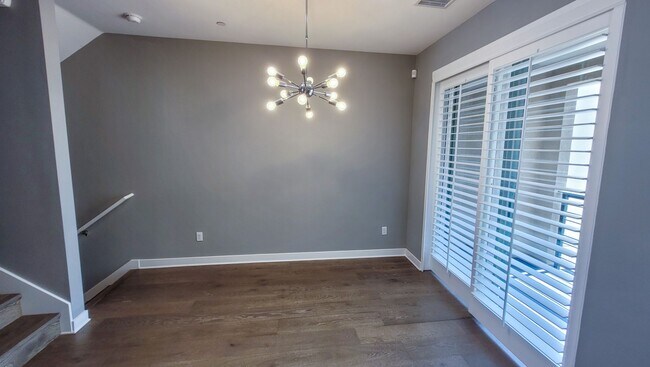 Building Photo - Available! Modern Tri-Level Smart Townhome – Montebello South 1/2 Months FREE