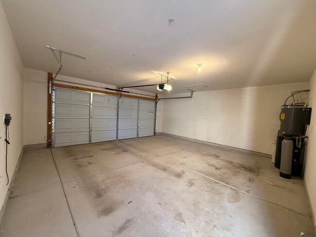Building Photo - 3074 S Todd Ave