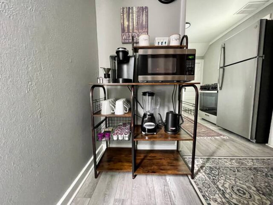 Building Photo - 926 N Walts Ave