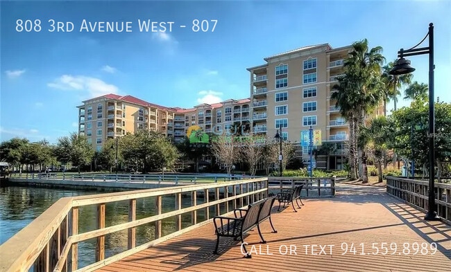Building Photo - 808 3rd Ave