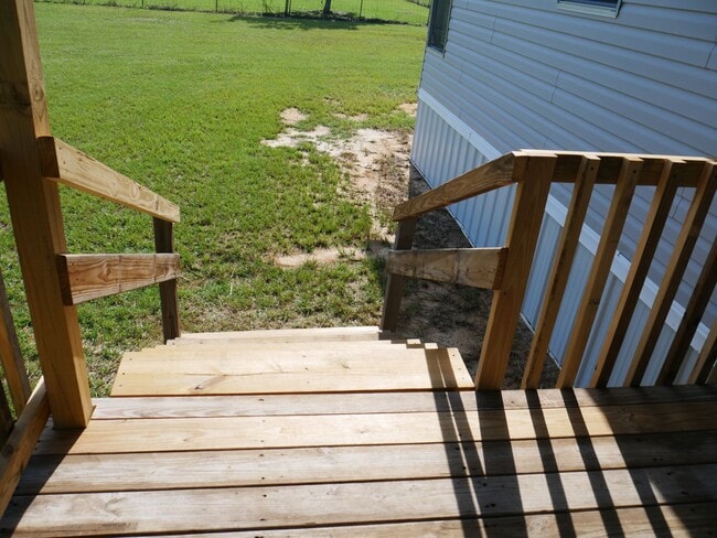 Building Photo - Adorable mobile home in Quitman