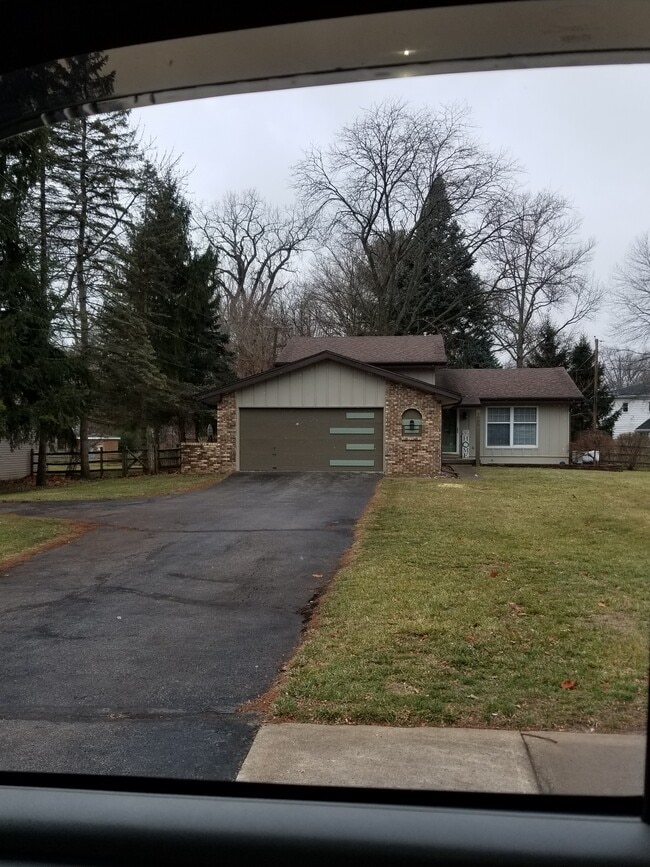 Building Photo - 4805 Whiteford Rd