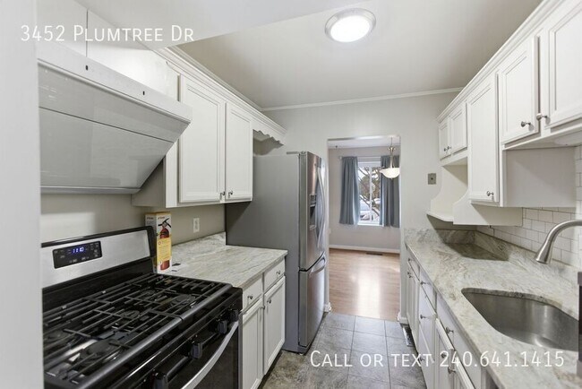 Building Photo - 3452 Plumtree Dr