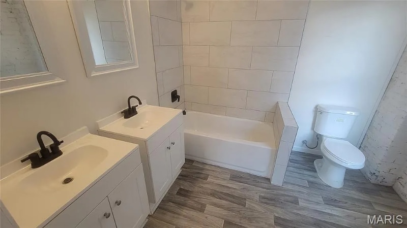 Building Photo - 3614 Iowa Ave