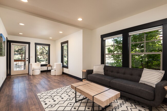 Building Photo - Furnished Northwest Crossing Craftsman in Quiet Cul-de-Sac