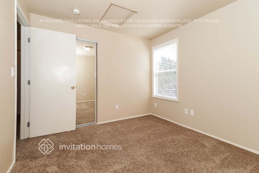 Building Photo - 27610 26th Ave S