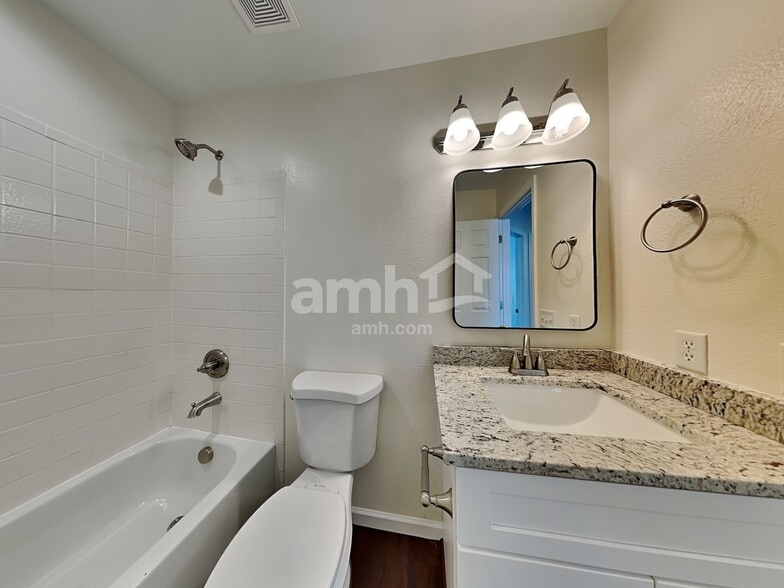 Building Photo - 7304 Edgebrook Dr