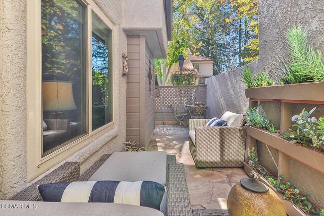 Building Photo - 342 Via Colinas