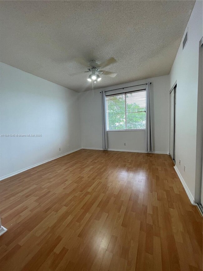 Building Photo - 207 Mallory Ct