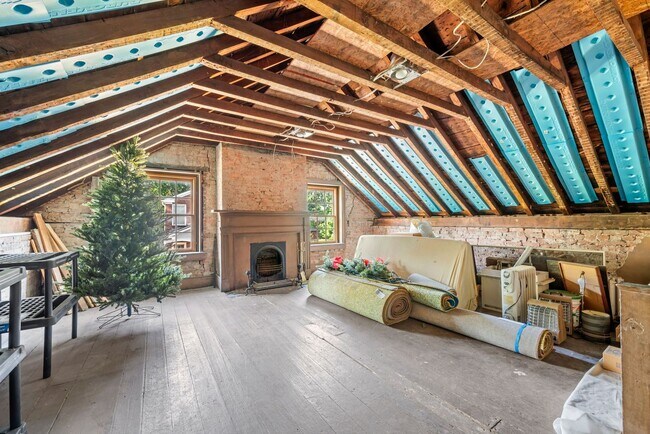 Building Photo - Charming 4BE/3BA Home in Historic Downtown Franklin!