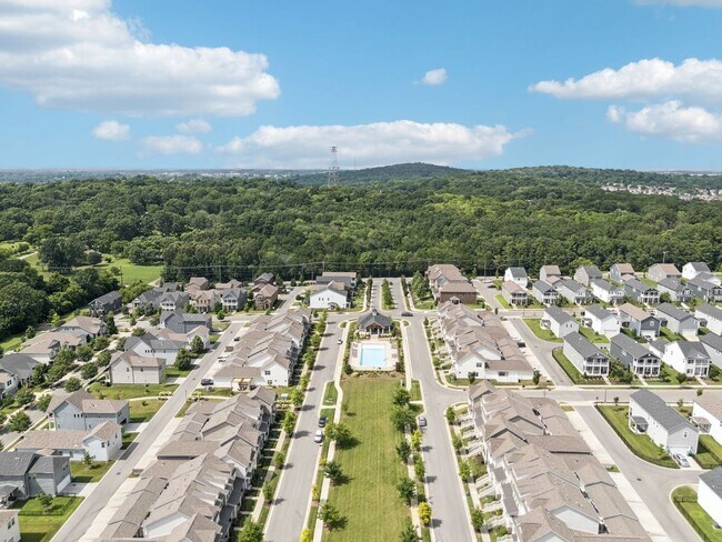 Building Photo - Clover Glen Rental