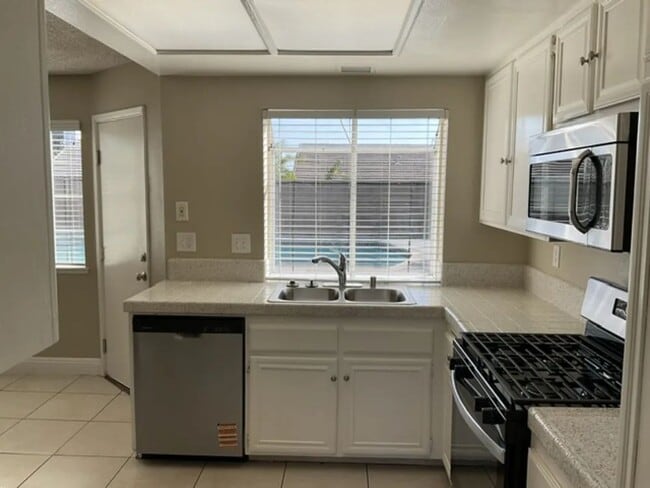 Building Photo - 10750 Spyglass Dr