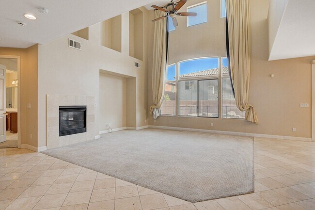 Building Photo - Spacious 5-Bedroom, 2 Story Pool Home in G...