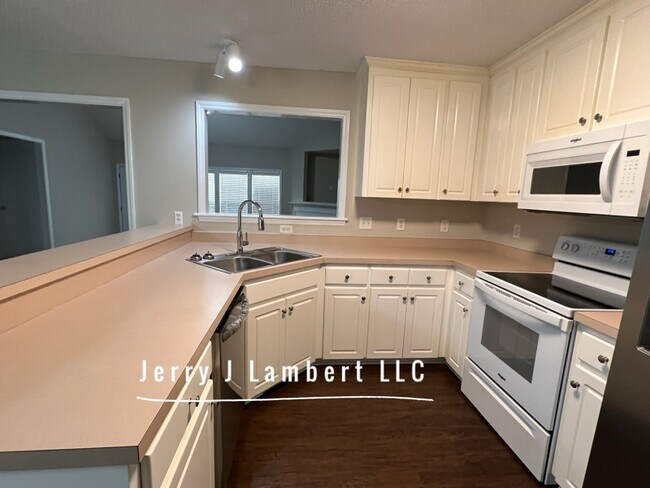 Building Photo - 106 Abram Way