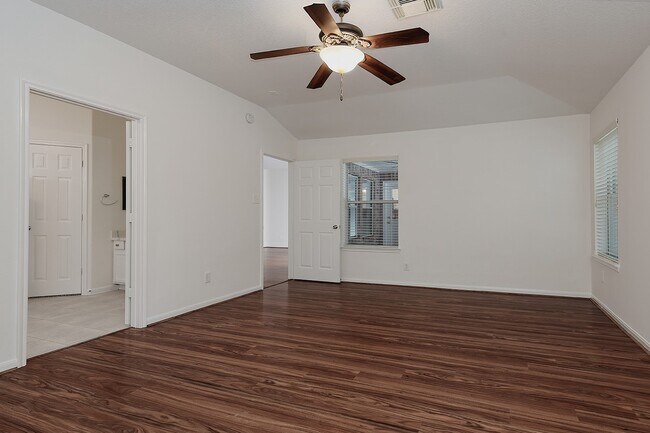 Building Photo - 115 Regan Mead Ct