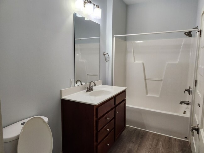 Building Photo - 2 Bedroom North Raleigh for rent