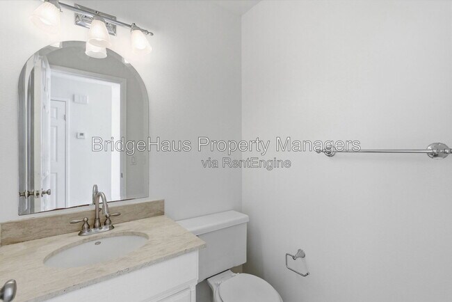 Building Photo - 3550 Sandpiper Pl