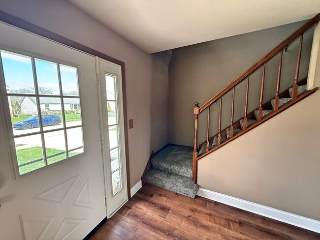 Building Photo - 1013 Pear Tree Ln