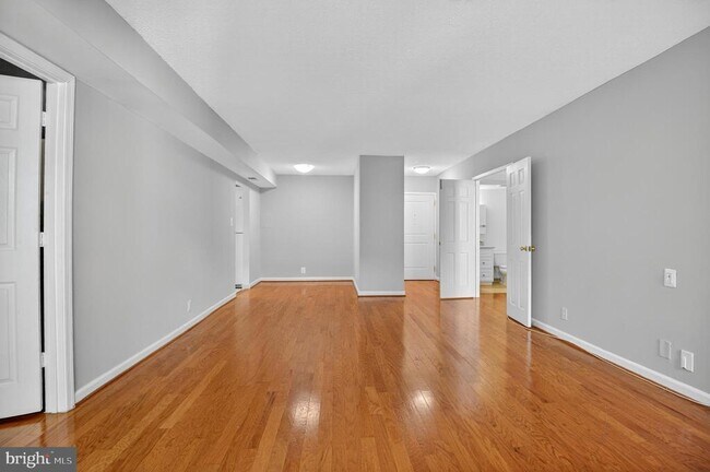 Building Photo - 4601 N Park Ave