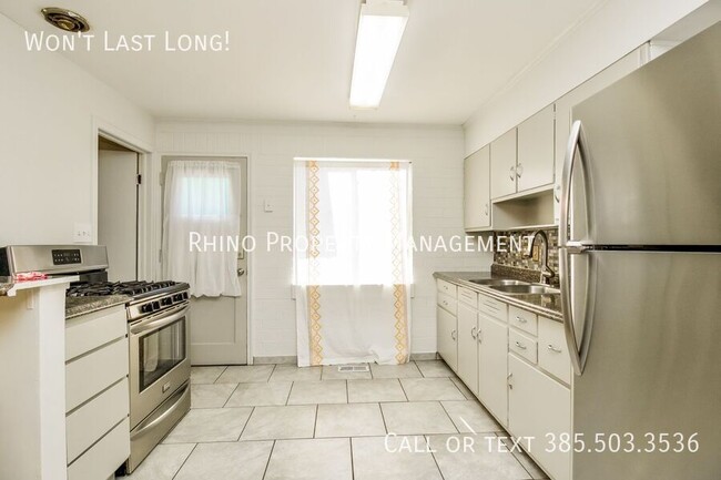 Building Photo - 1154 Fremont Ave W