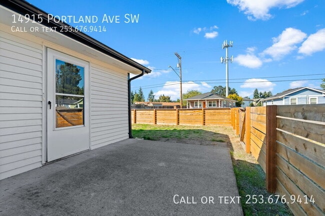 Building Photo - 14915 Portland Ave SW