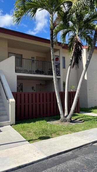 Building Photo - 7911 Southgate Blvd