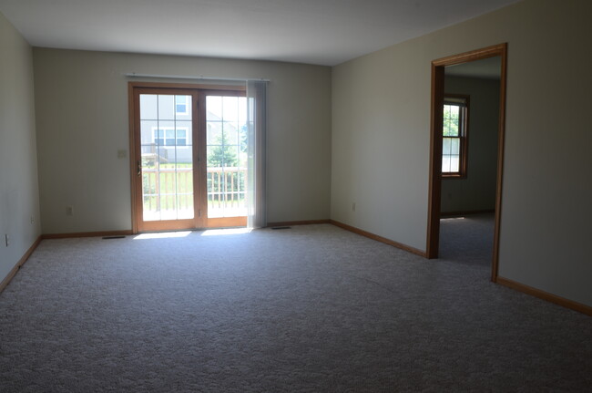 Living room - 1528 E Preston St