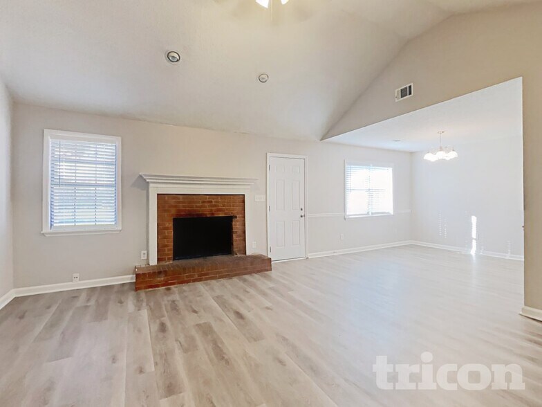 Building Photo - 11069 Hunters Ln