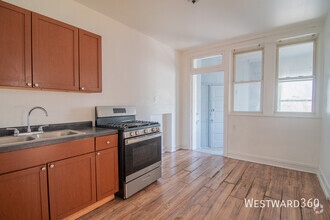 Building Photo - 7831 S Kingston Ave