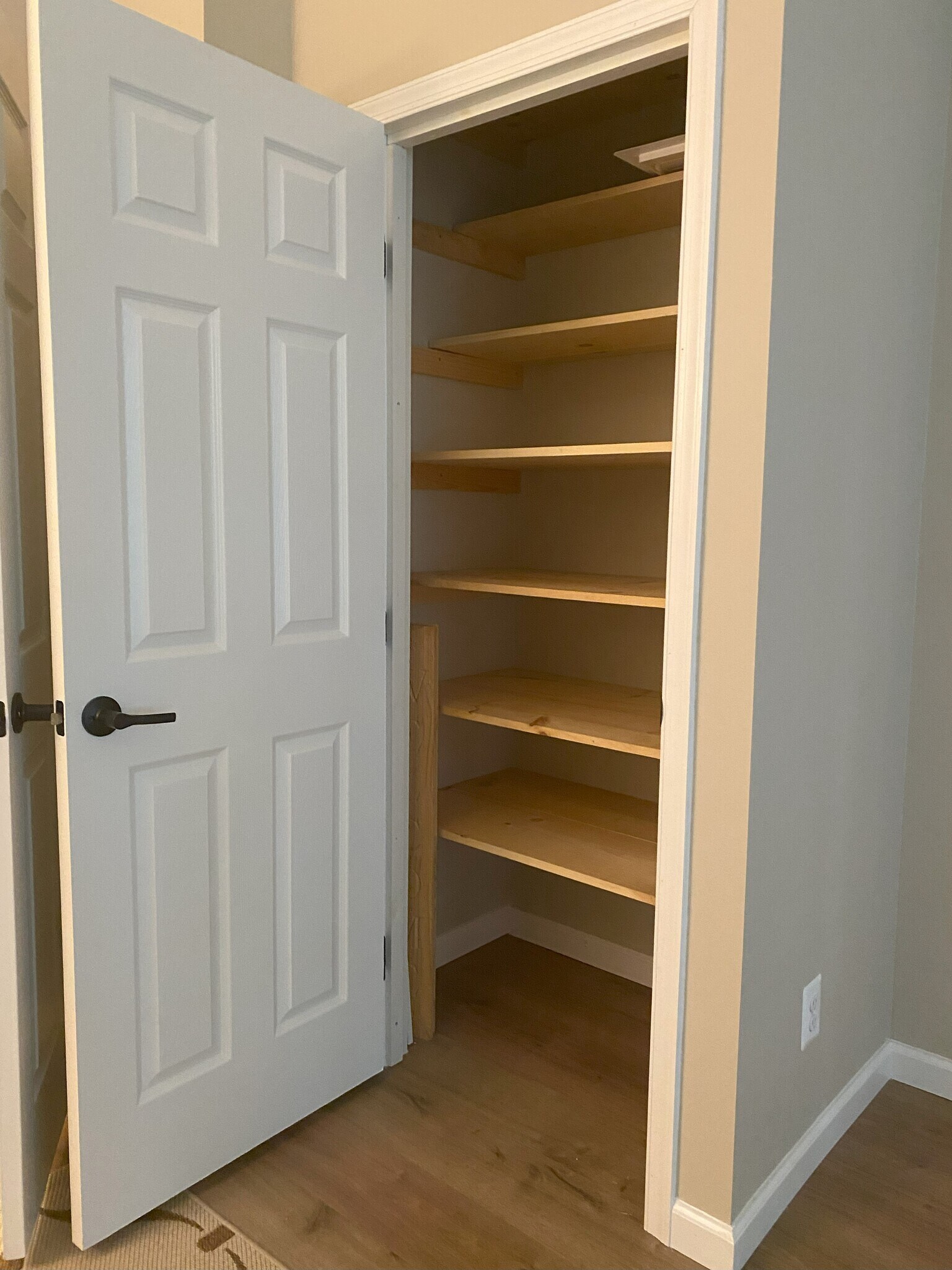 Building Photo - 46628 Drysdale Ter