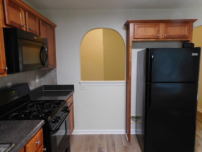 Building Photo - 330 Barshay Dr