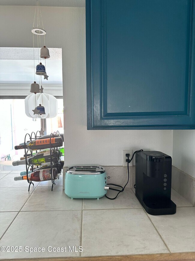 Building Photo - 302 W Osceola Ln