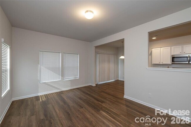 Building Photo - 1419 Amhurst St