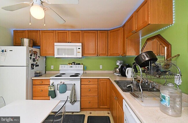 Building Photo - 2 High St