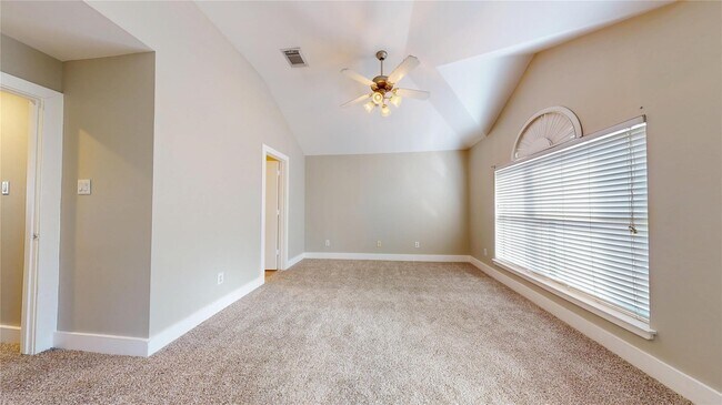 Building Photo - 8715 Meadowcroft Dr