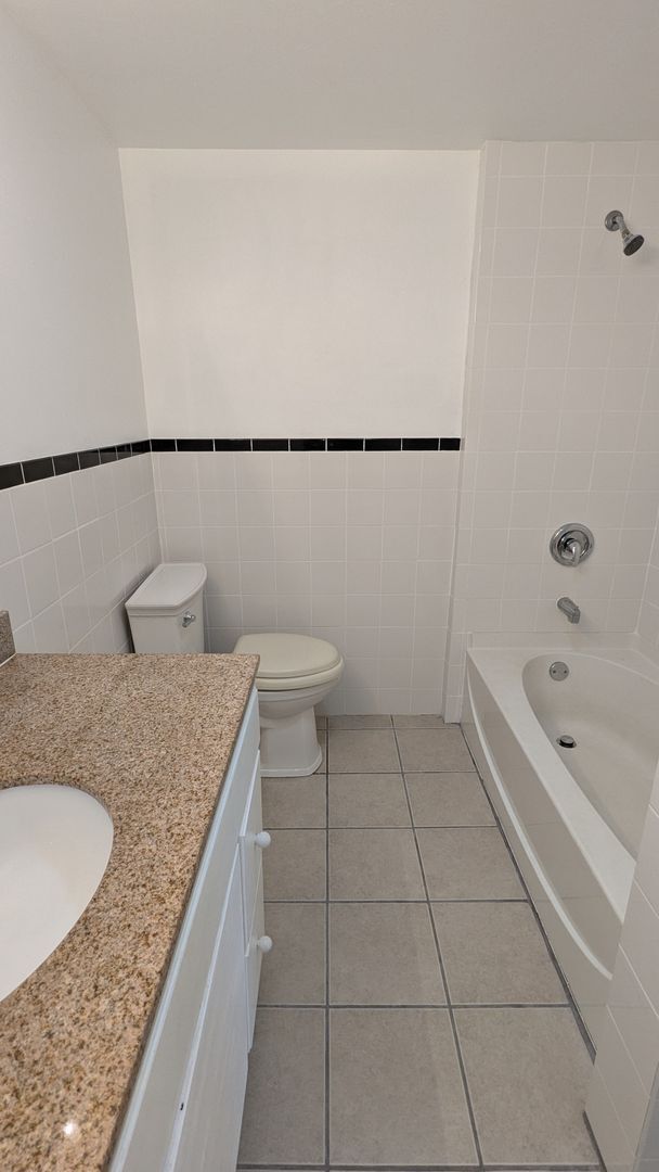 Building Photo - Newly renovated 3-bedroom, 1-bathroom hous...