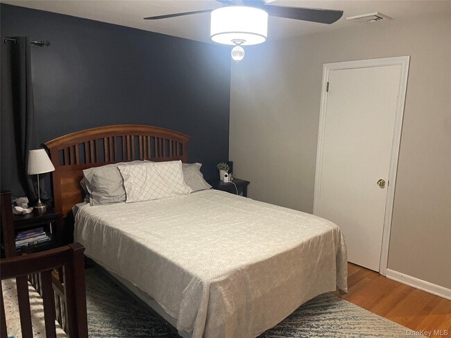 Building Photo - 291 N Little Tor Rd