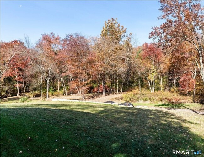 Building Photo - 144 Pond Cir