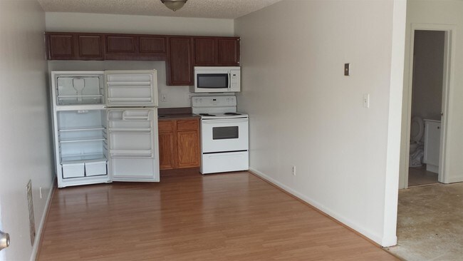 Building Photo - 4111 Newson Rd SW