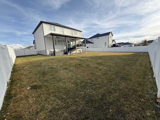 Building Photo - 46 S 2920 W