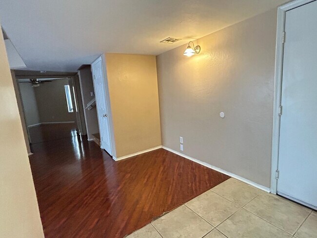 Building Photo - 4219 W Calavar Rd