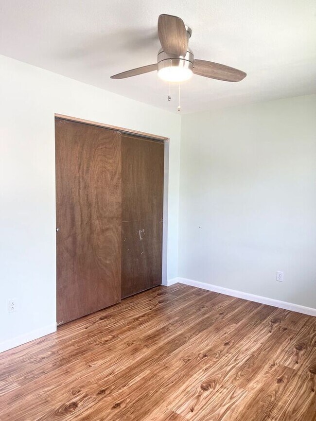 Building Photo - Gorgeous 4 bedroom, 2 bath Home with 2 car attached garage In NW Loveland, Colorado