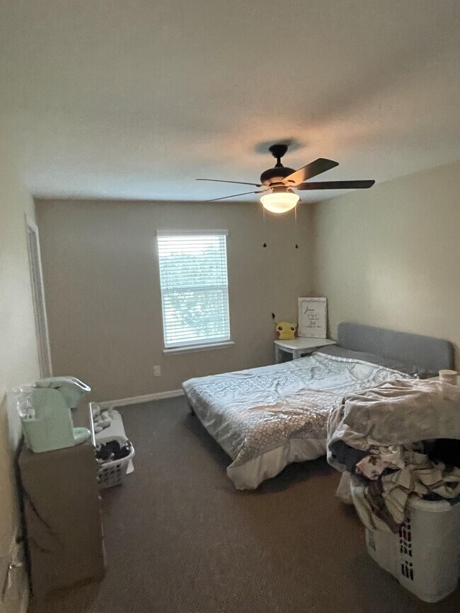 Building Photo - 775 Maple Leaf Loop