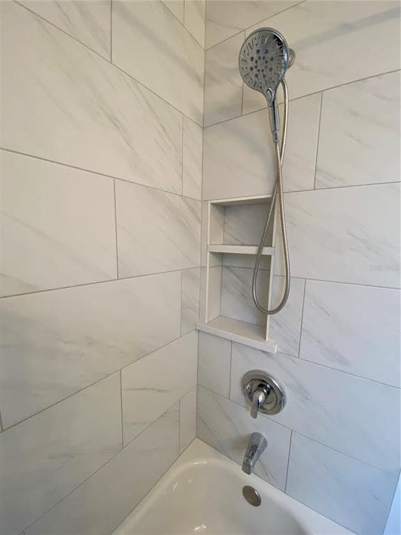 Building Photo - 1044 N Bumby Ave