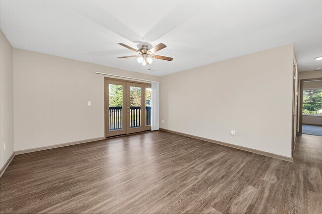 Building Photo - 1040 University Dr